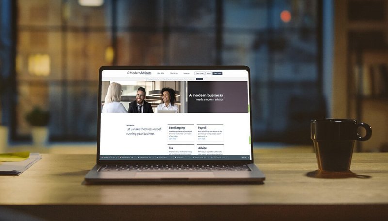 modern advisors website mockup